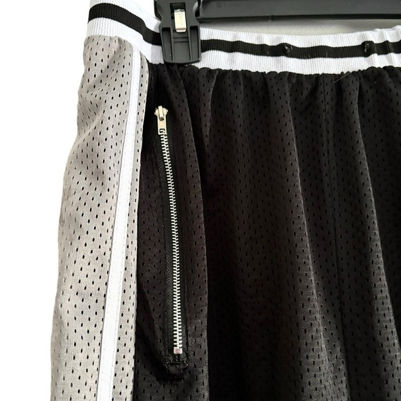 Dr. J Julius Erving Basketball Shorts Size XL Zipper Pockets Black/Gray/White - Picture 3 of 10